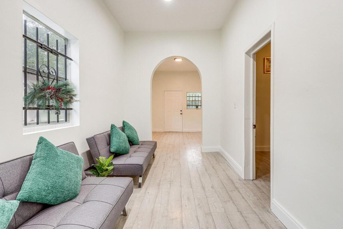 Large, Central, Lovely & Cozy 4Bed/2Bath - House By Everbank Stadium Jacksonville Dış mekan fotoğraf